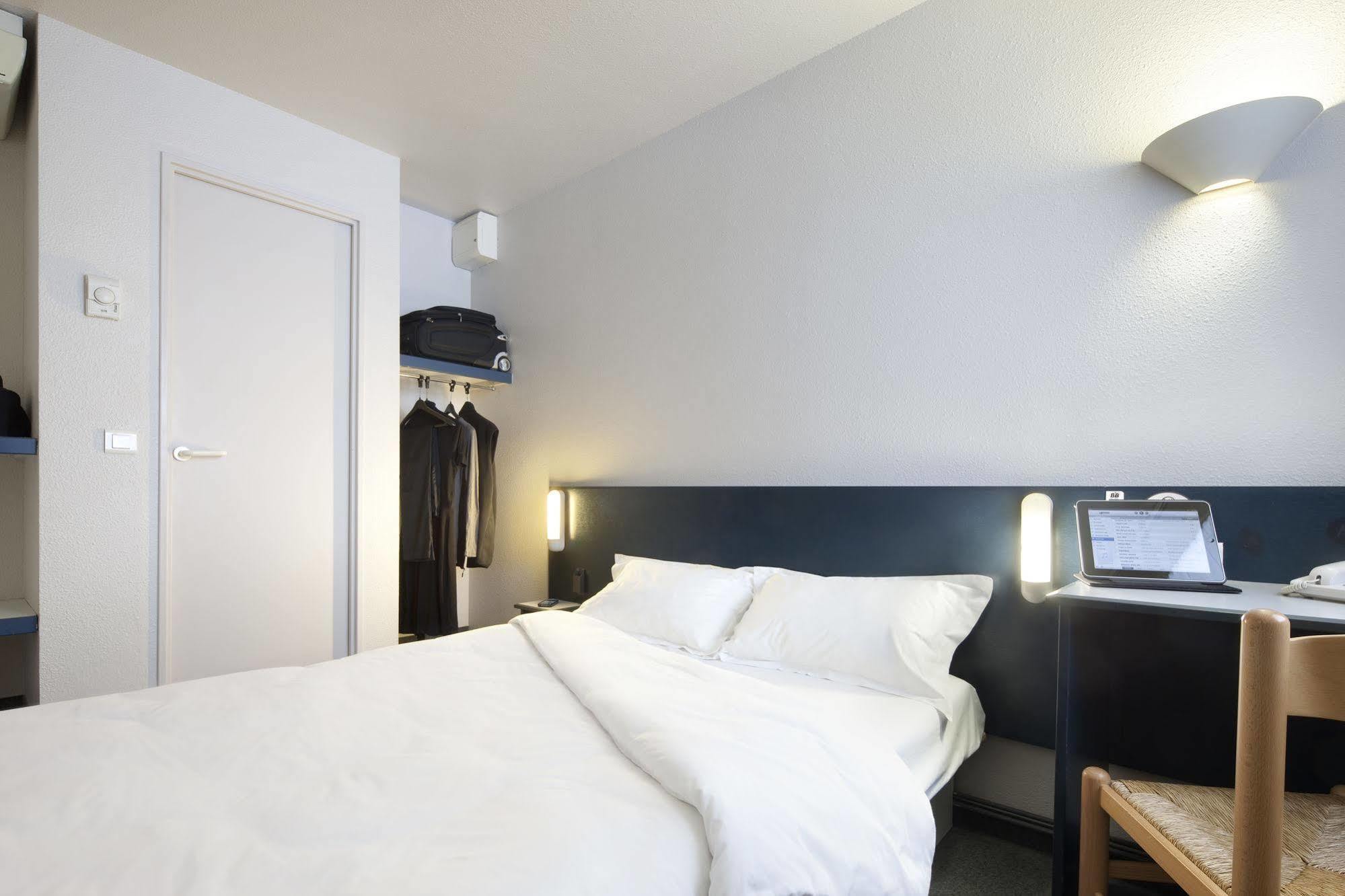 บีแอนด์บี โฮเทล เฟรจูส ปูเกต์-ซูร์-อาร์ฌ็อง Hotel เฟรฌูส ภายนอก รูปภาพ