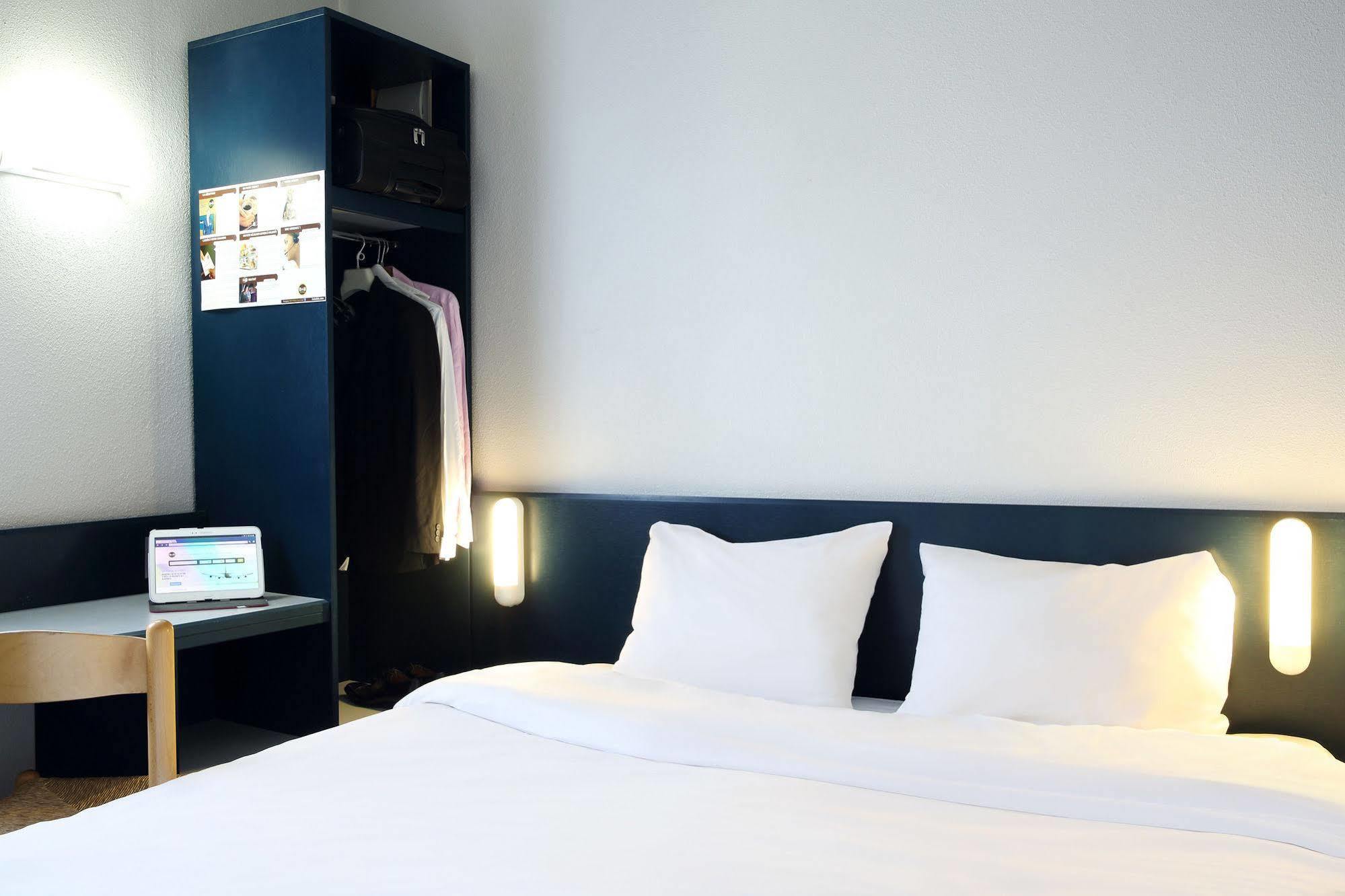 บีแอนด์บี โฮเทล เฟรจูส ปูเกต์-ซูร์-อาร์ฌ็อง Hotel เฟรฌูส ภายนอก รูปภาพ