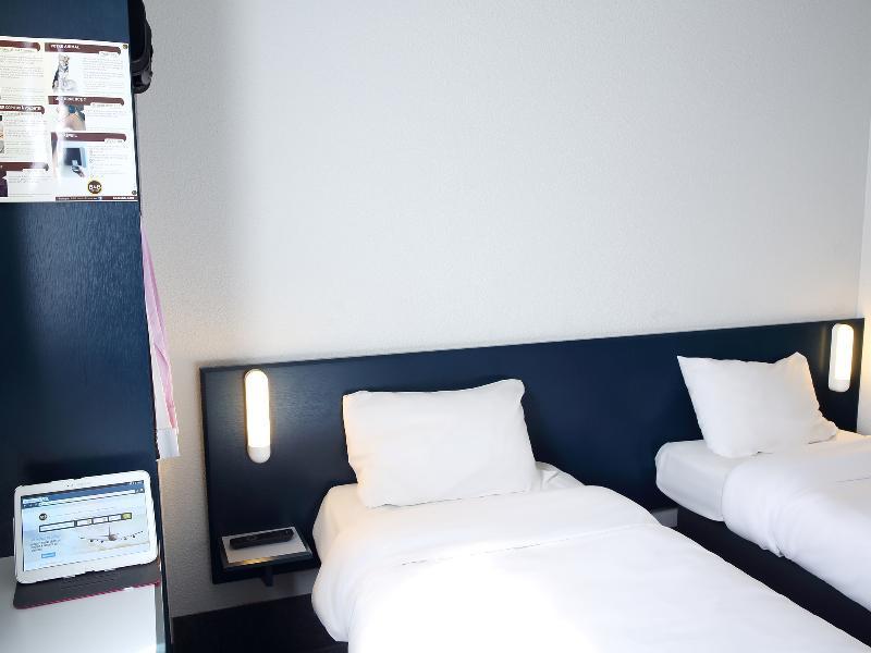 บีแอนด์บี โฮเทล เฟรจูส ปูเกต์-ซูร์-อาร์ฌ็อง Hotel เฟรฌูส ภายนอก รูปภาพ